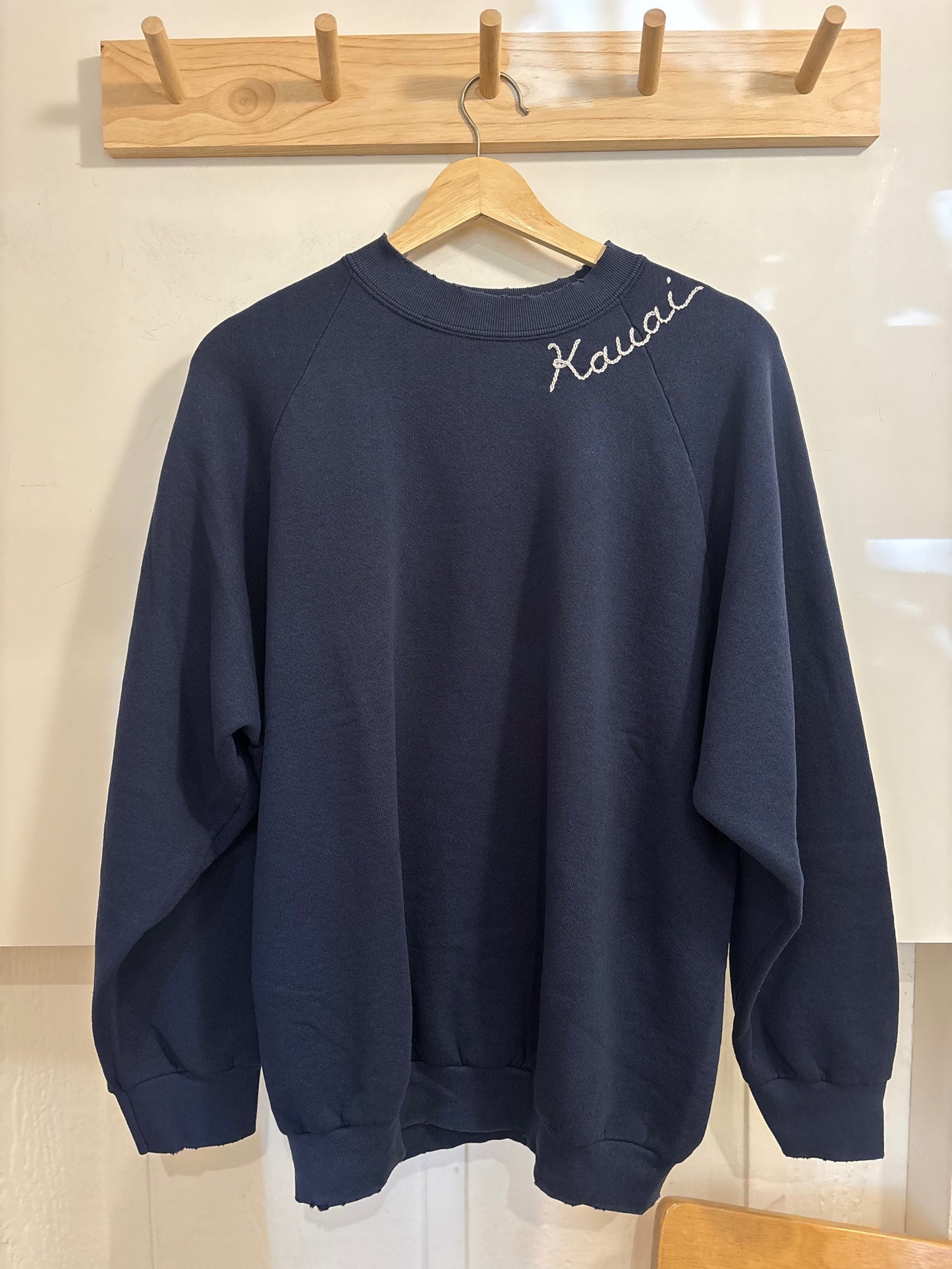 Kauai Embroidered Vintage Sweatshirts | Earth