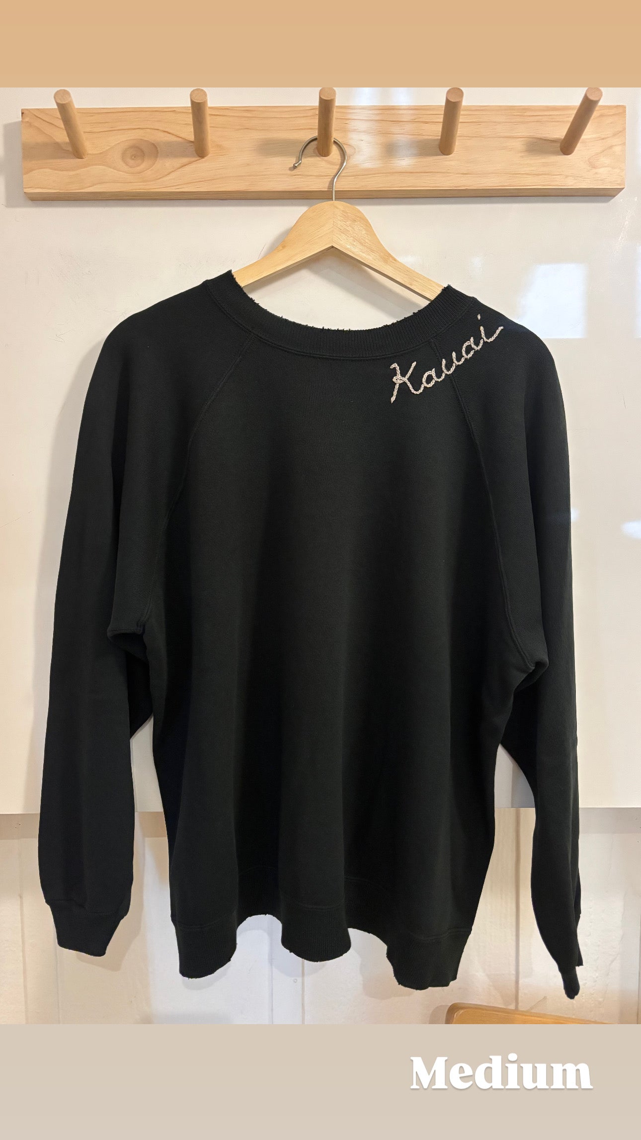 Kauai Embroidered Vintage Sweatshirts | Earth