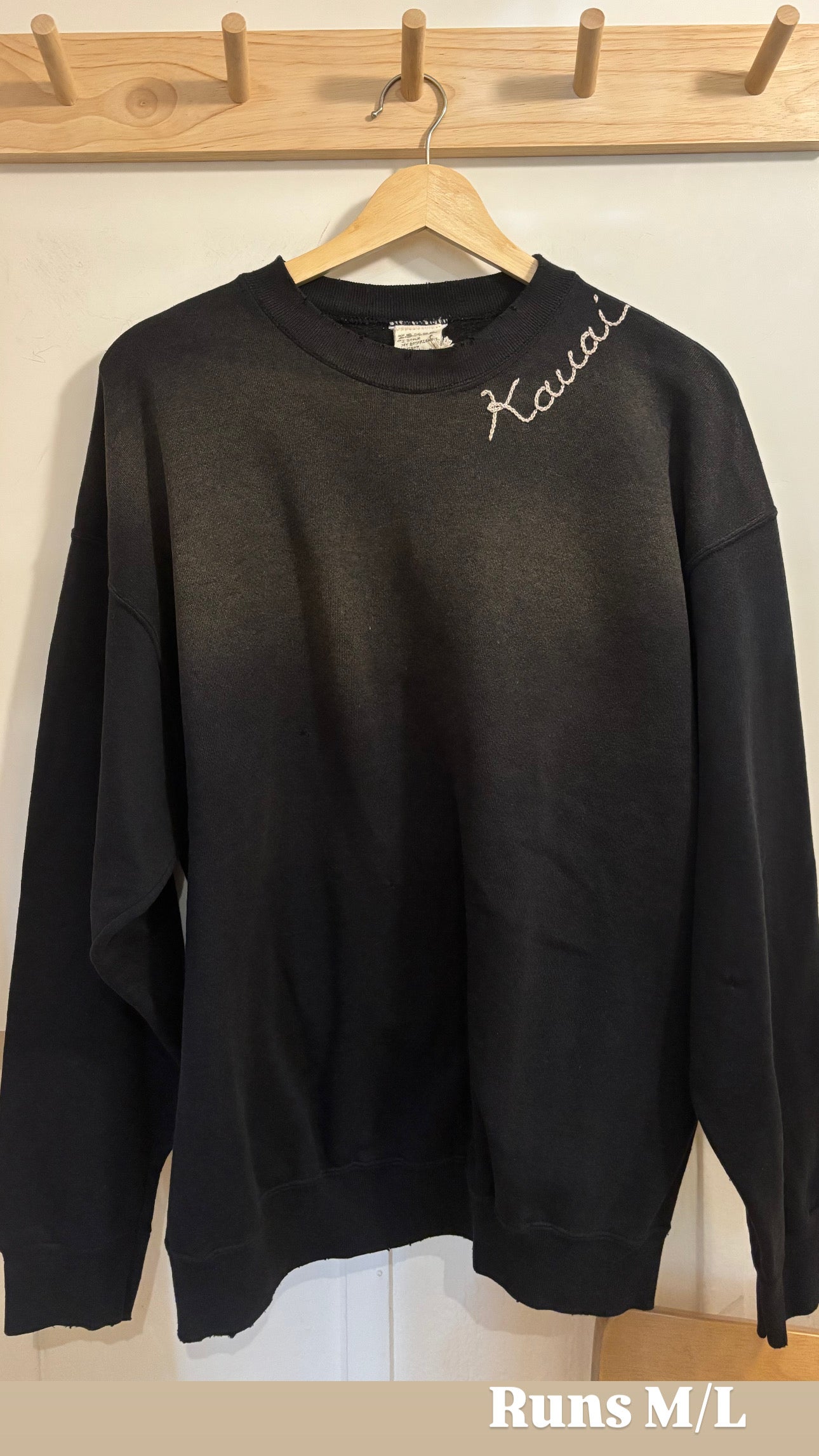 Kauai Embroidered Vintage Sweatshirts | Earth