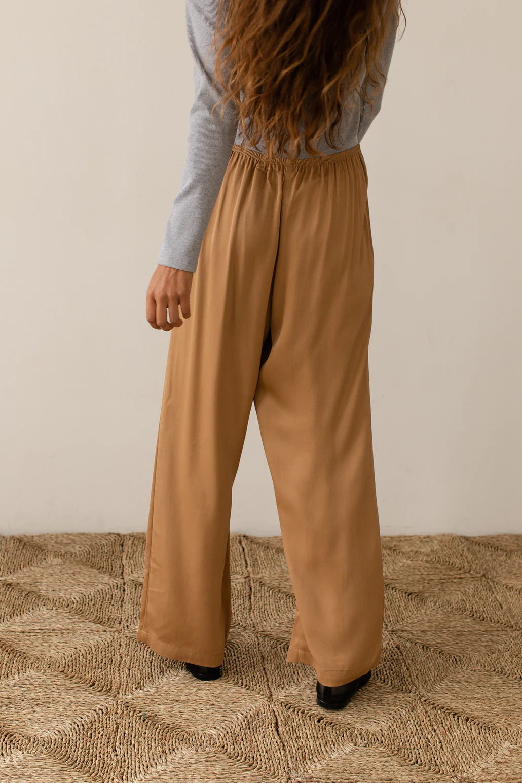 Satiny Simple Pant | Camel