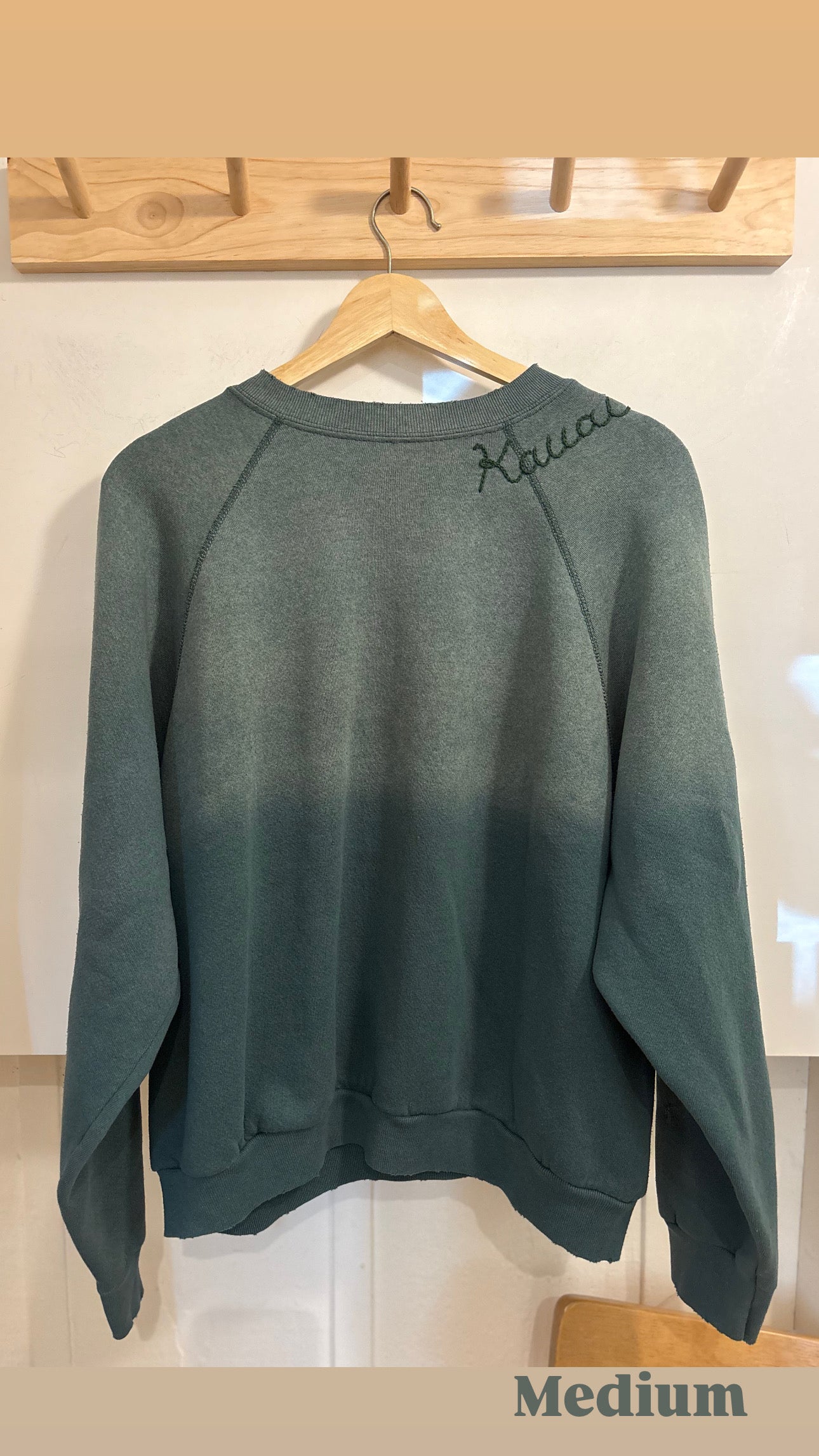 Kauai Embroidered Vintage Sweatshirts | Earth