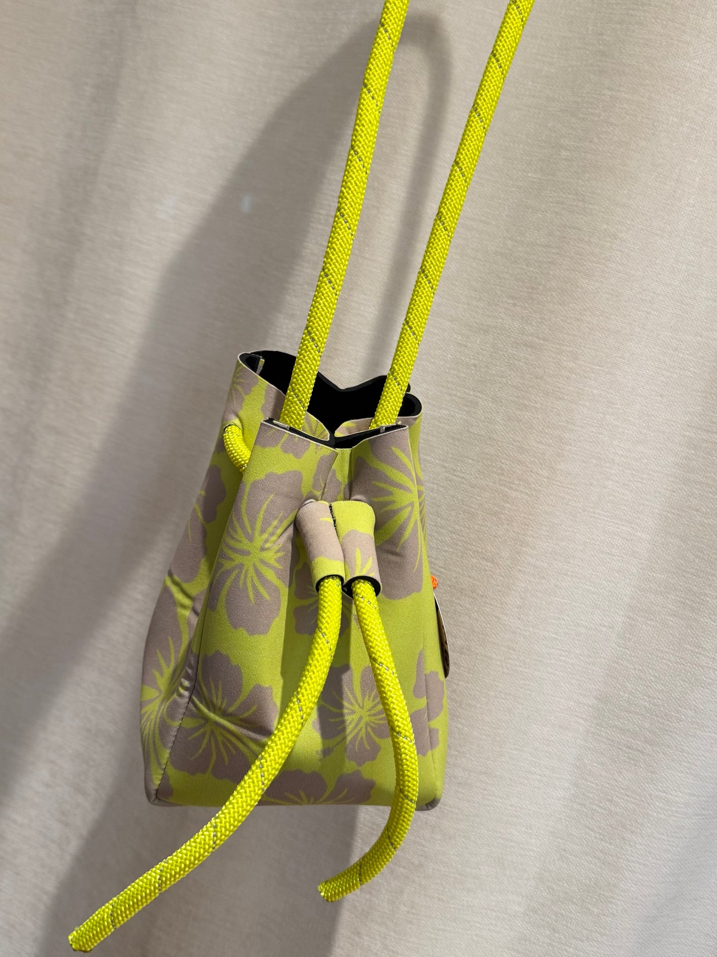BUCKET POUCH | Lima