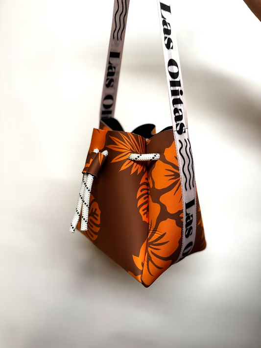 Las Olitas Large Bucket Logo Strap | Retro