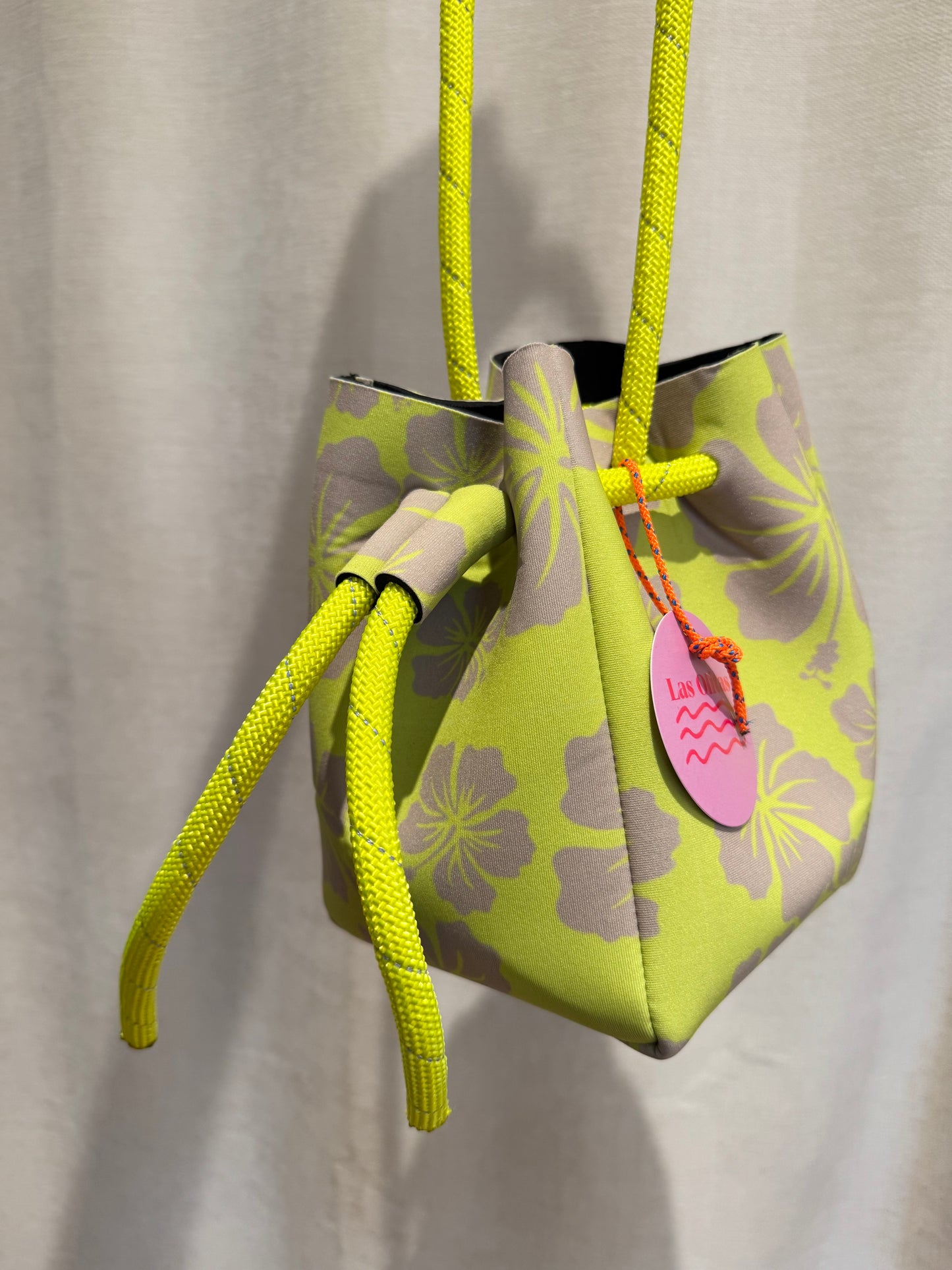 BUCKET POUCH | Lima