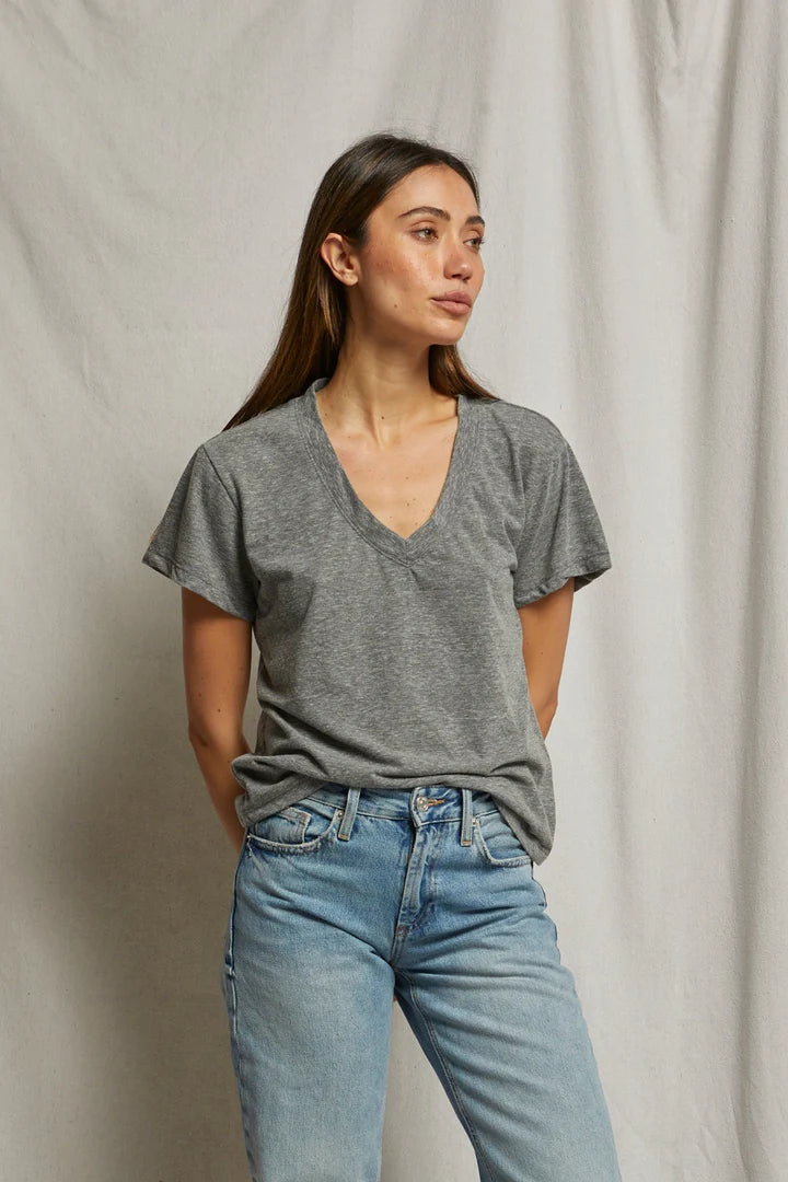 Hendrix cotton boxy v neck tee| Heather Grey