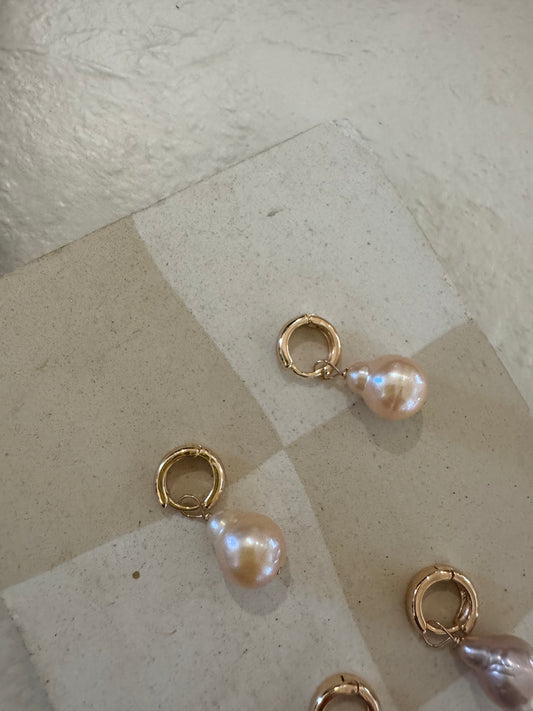 Pink baroque Huggies