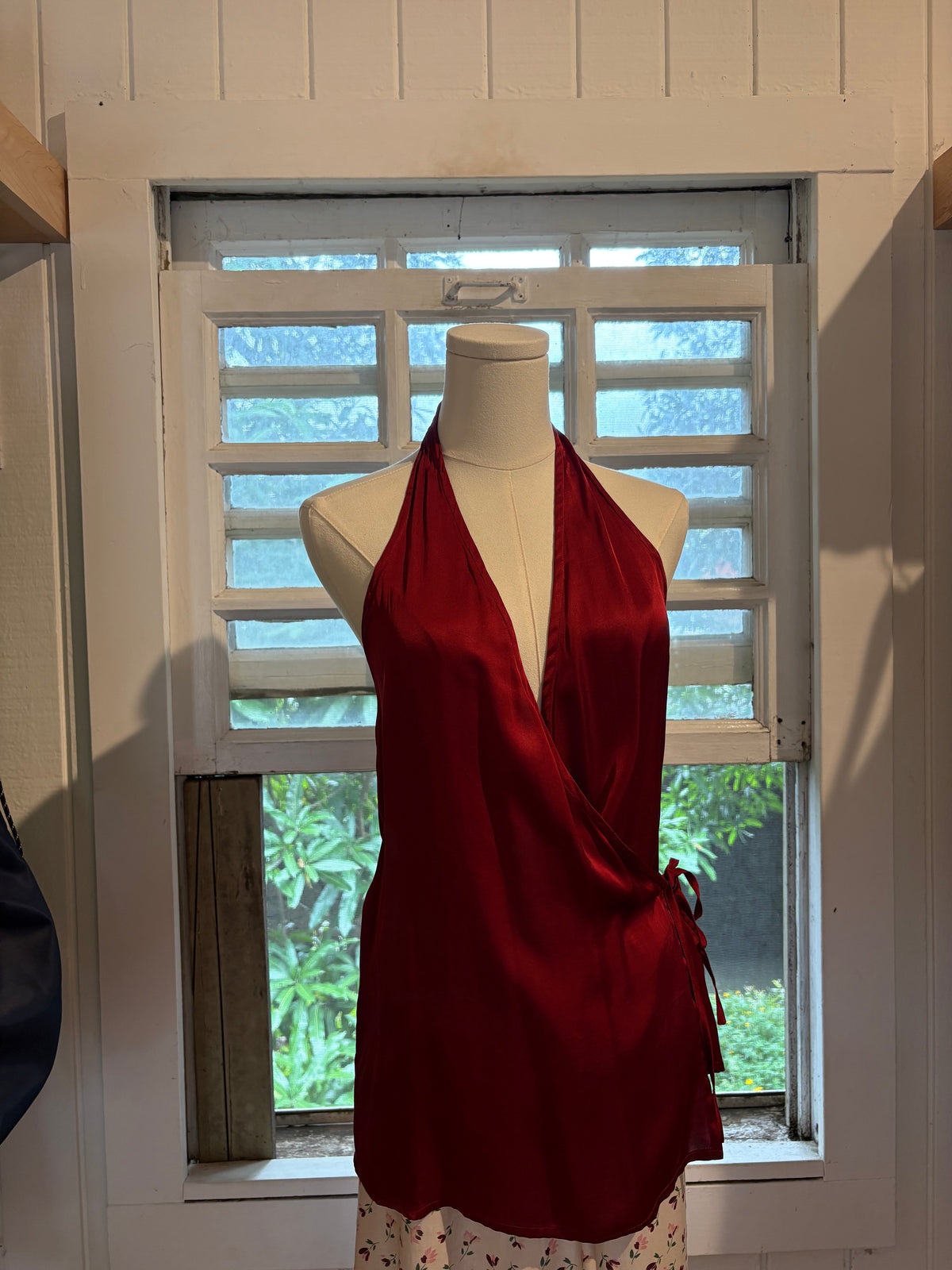 ARMANIA HALTER TOP | MERLOT TOP
