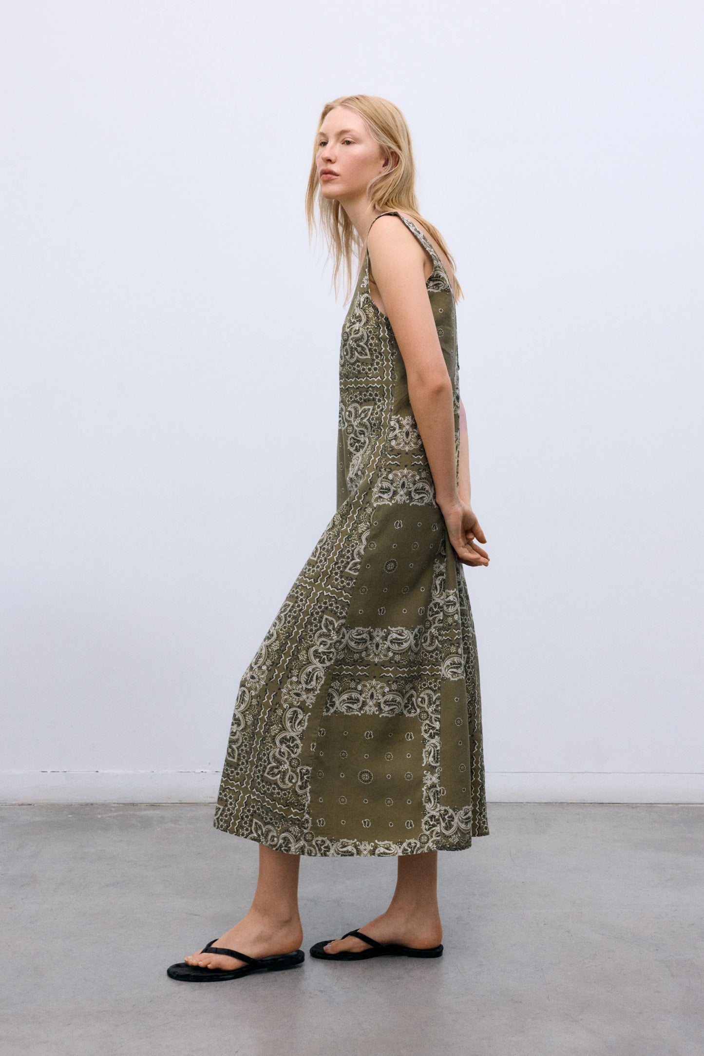 Waterlily Woman Dress Bandana Print