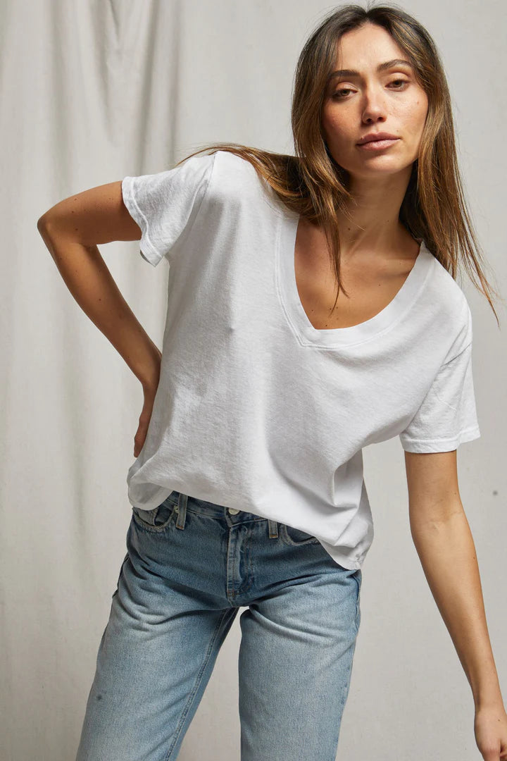 Hendrix cotton boxy v neck tee| White