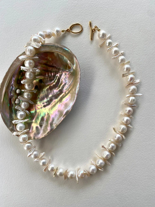 On the Rocks Pearl Necklace