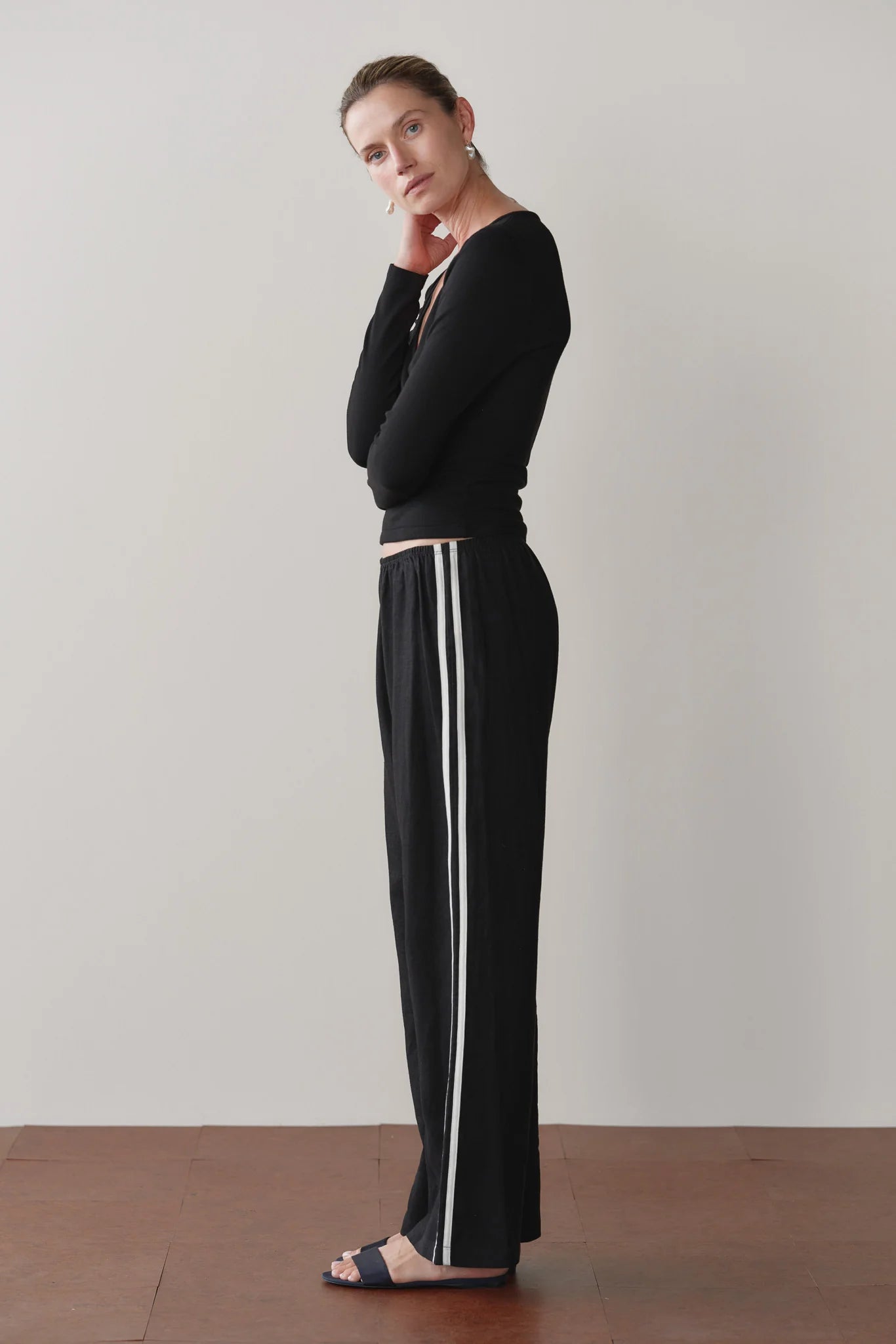 The Linen Crop Racer Stripe Pant | Jet